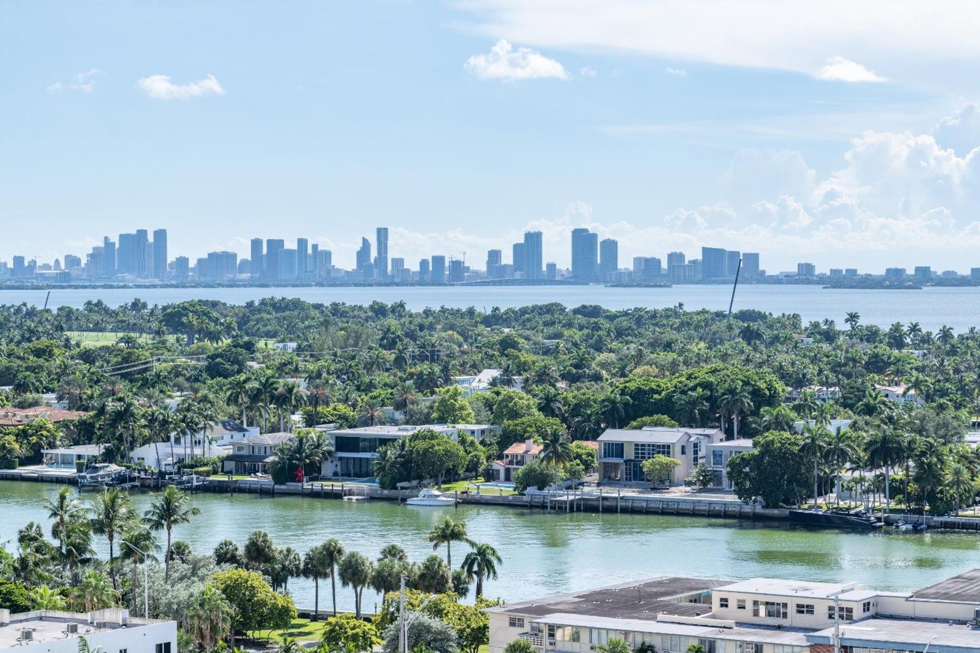 Global Luxury Suites At Monte Carlo Miami Beach Ruang foto